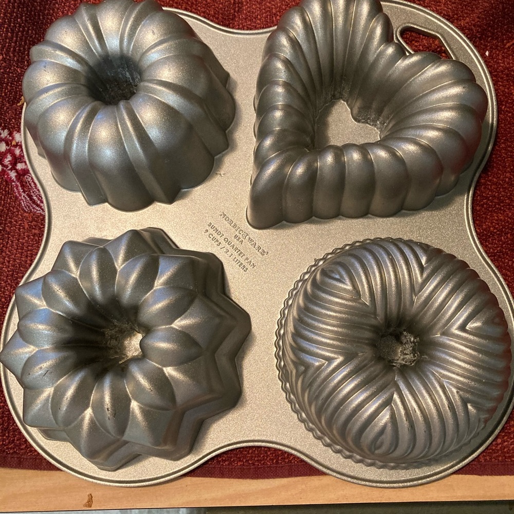 NordicWare Cake Pan
